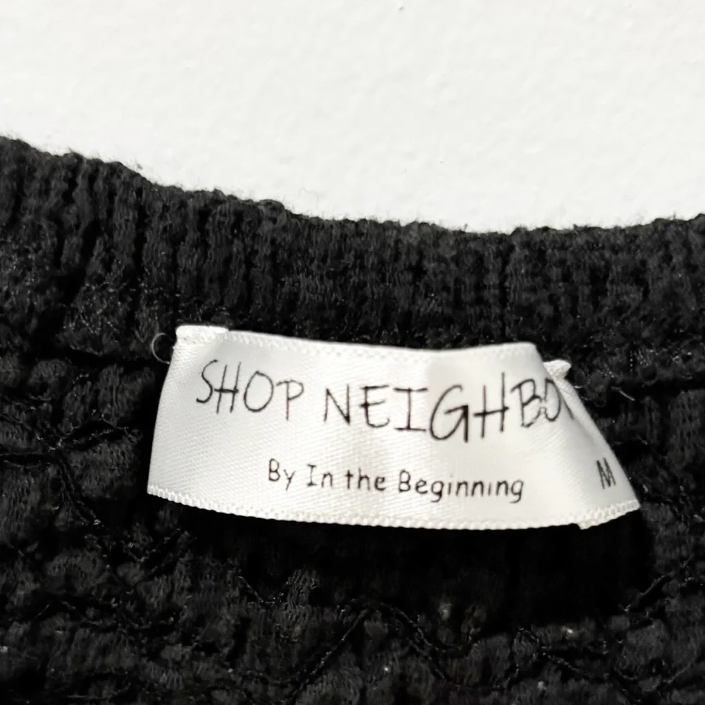 Shop‎ Neighbor Black Textured Top Womens Size Medium Crinkled Puff Sleeve Crop - Picture 5 of 9